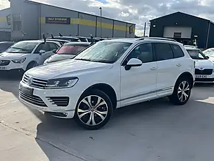 Used 2015 Volkswagen Touareg R-Line White - Interior and Exterior details 4