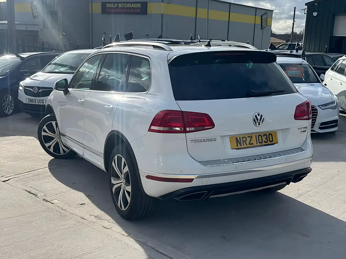 Used 2015 Volkswagen Touareg R-Line White - Interior and Exterior details 5