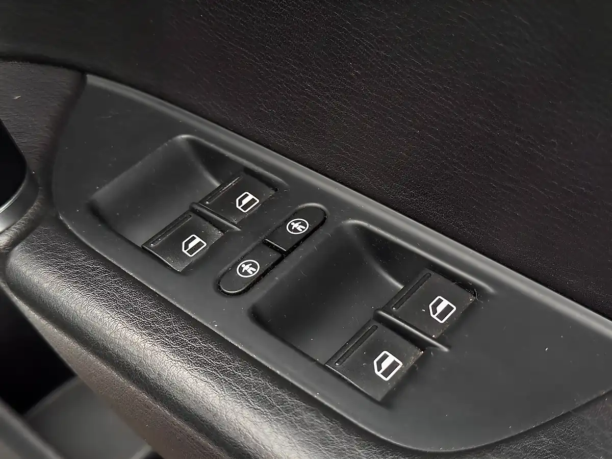 Used 2015 Volkswagen Touareg R-Line White - Interior and Exterior details 14