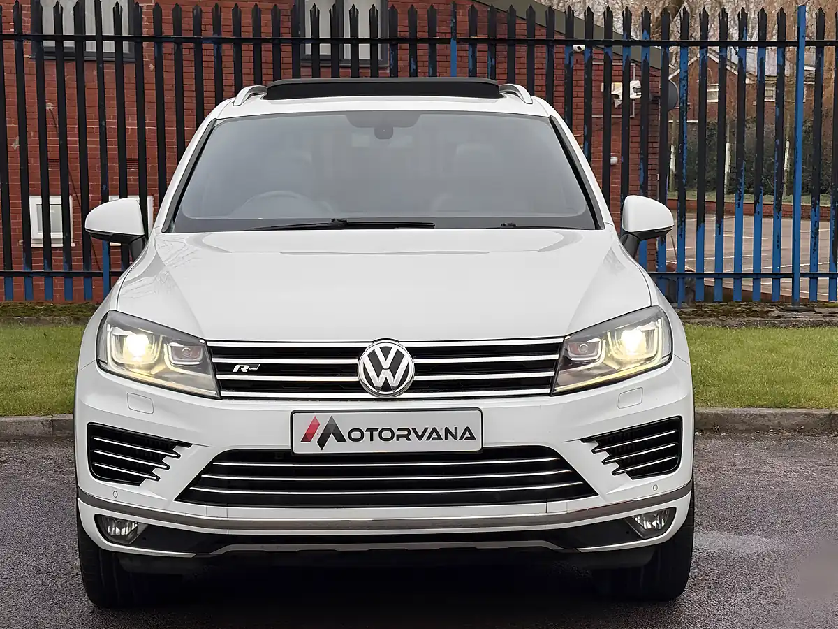 Used 2015 Volkswagen Touareg R-Line White - Interior and Exterior details 2