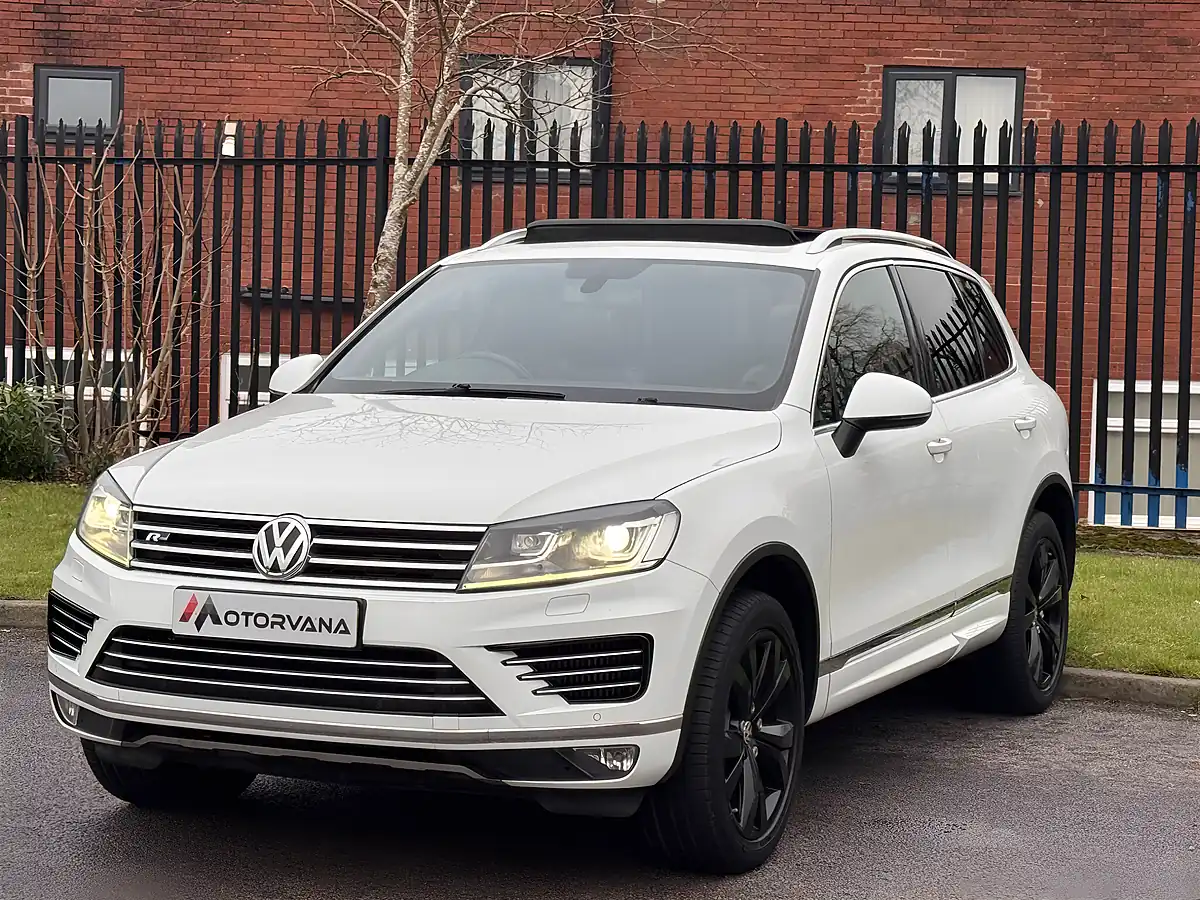 Used 2015 Volkswagen Touareg R-Line White - Interior and Exterior details 3