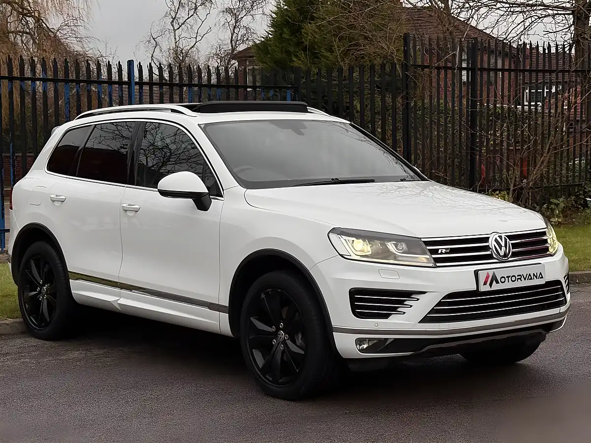 Used 2015 Volkswagen Touareg R-Line White - Interior and Exterior details 6
