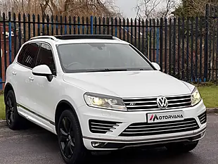 Used 2015 Volkswagen Touareg R-Line White - Interior and Exterior details 9