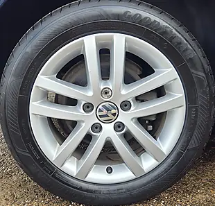 Used 2015 Volkswagen Touran Se Blue - Interior and Exterior details 16