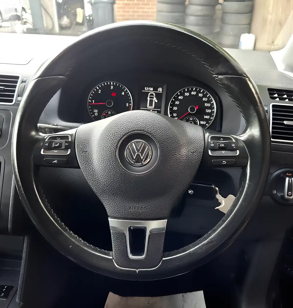Used 2015 Volkswagen Touran Se Blue - Interior and Exterior details 17