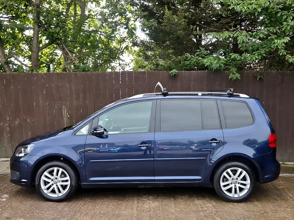 Used 2015 Volkswagen Touran Se Blue - Interior and Exterior details 5