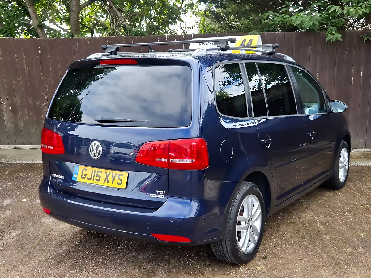 Used 2015 Volkswagen Touran Se Blue - Interior and Exterior details 8