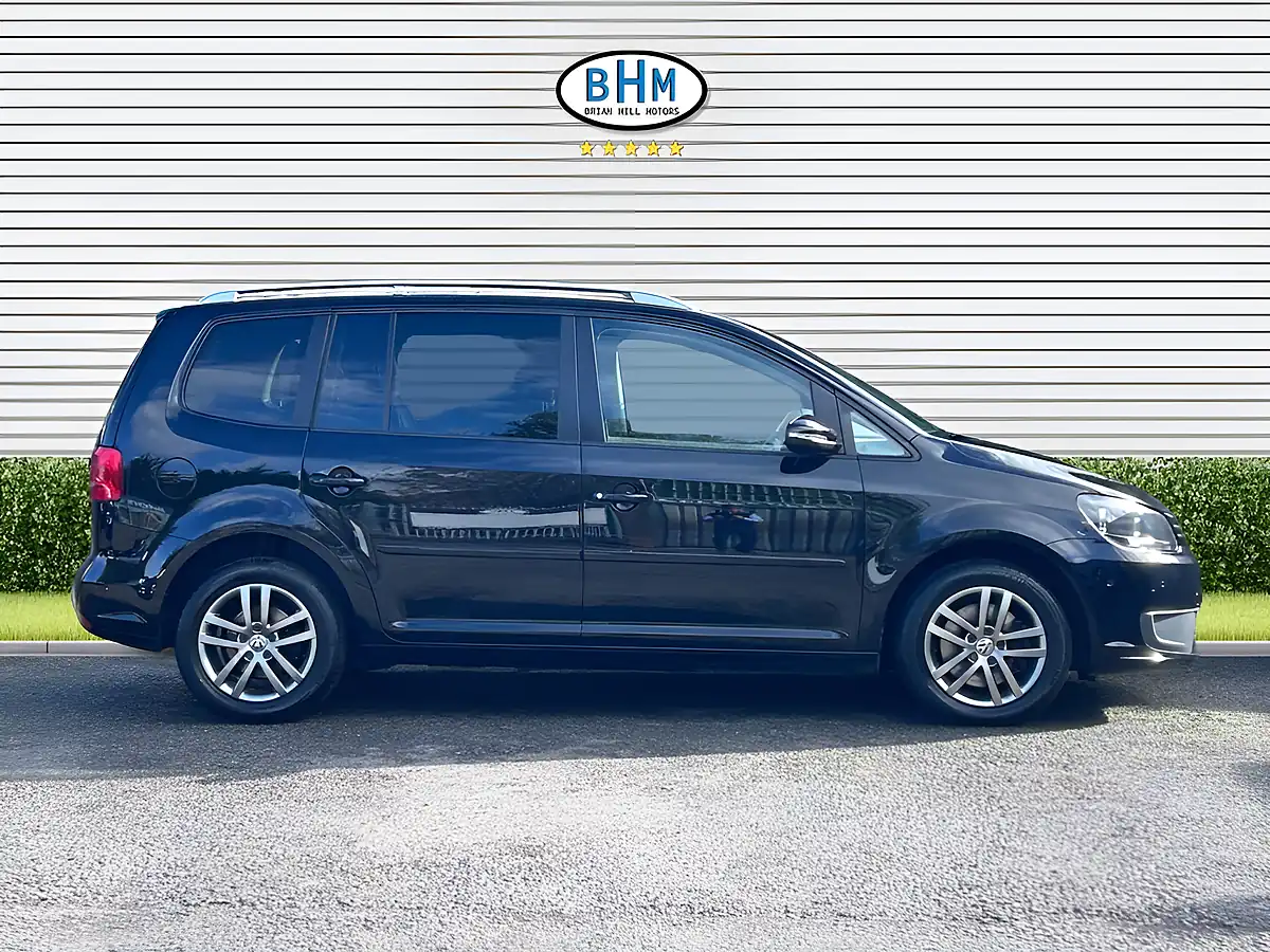 Used 2015 Volkswagen Touran Se Deep Black - Interior and Exterior details 2