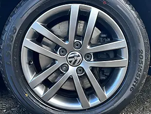 Used 2015 Volkswagen Touran Se Deep Black - Interior and Exterior details 5