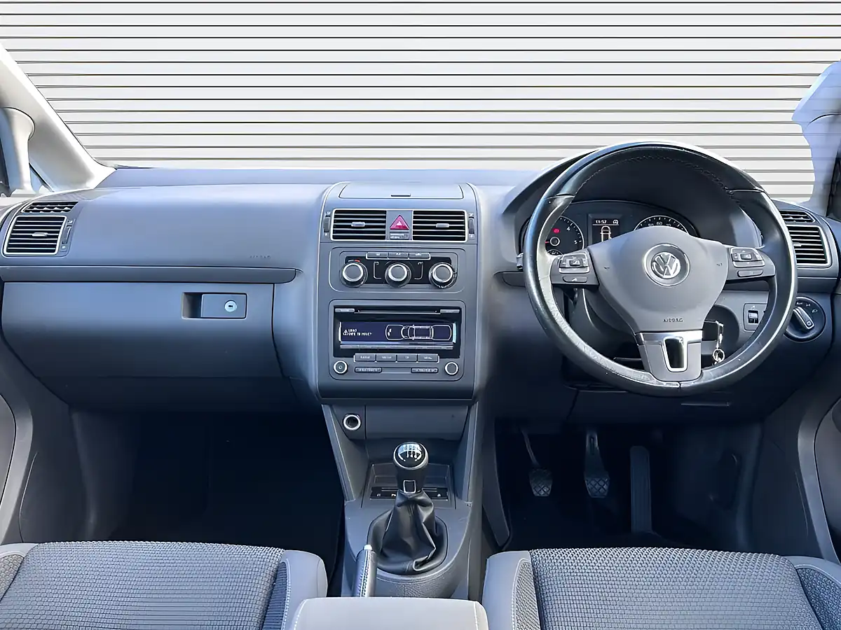 Used 2015 Volkswagen Touran Se Deep Black - Interior and Exterior details 6