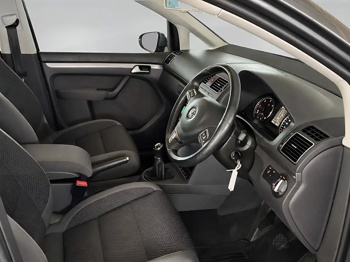 Used 2015 Volkswagen Touran Se Edition Grey - Interior and Exterior details 2