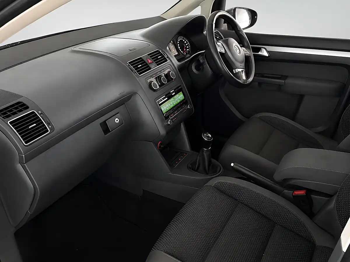 Used 2015 Volkswagen Touran Se Edition Grey - Interior and Exterior details 6
