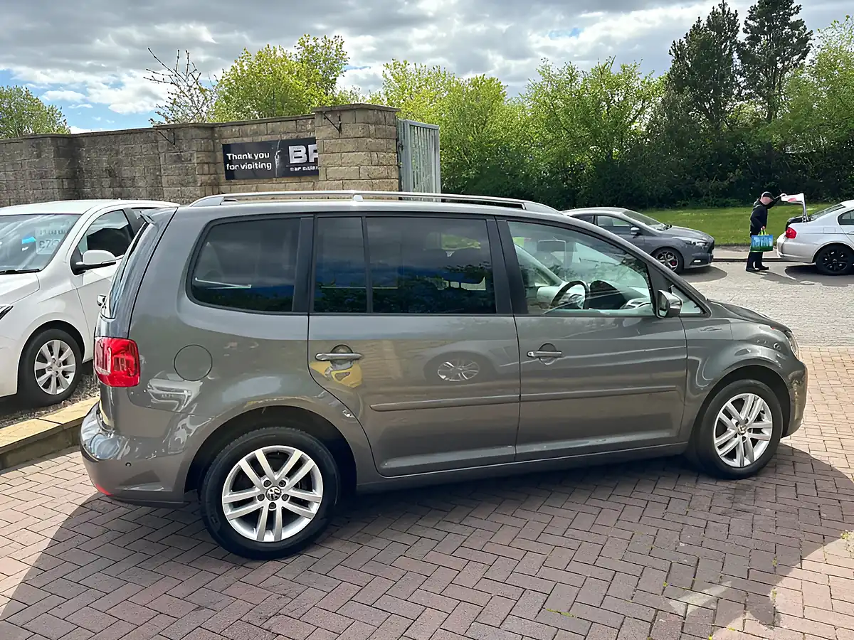 Used 2015 Volkswagen Touran Se Grey - Interior and Exterior details 11