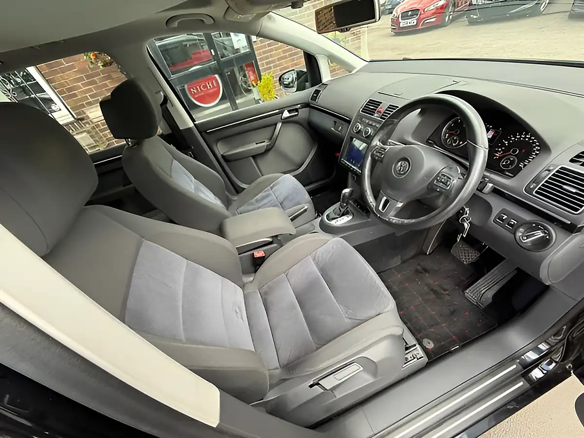 Used 2015 Volkswagen Touran Se - Interior and Exterior details 10
