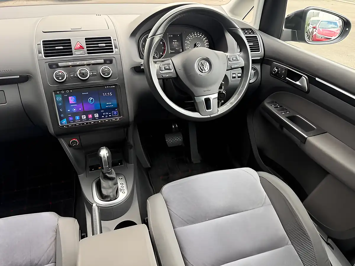 Used 2015 Volkswagen Touran Se - Interior and Exterior details 16