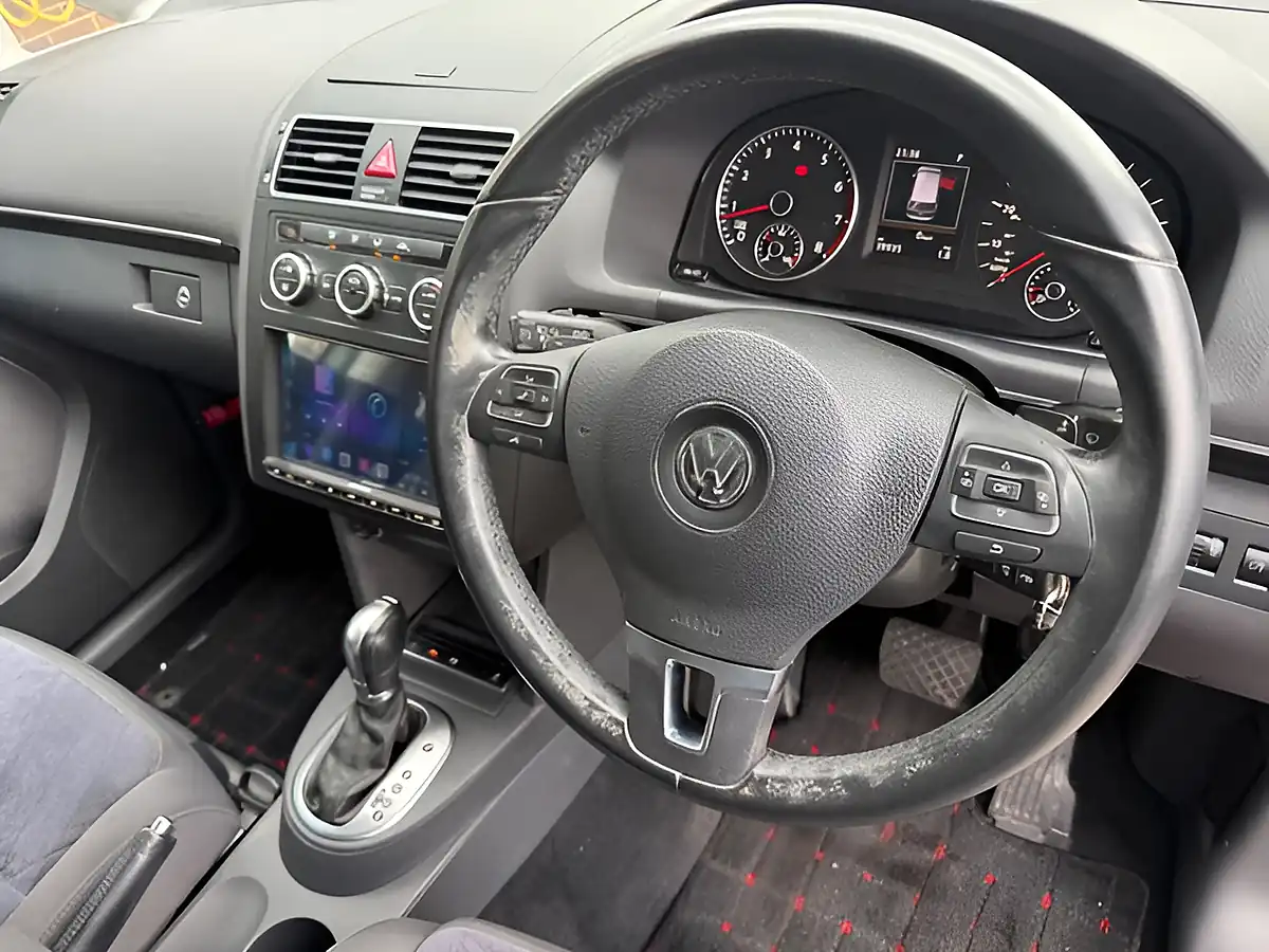 Used 2015 Volkswagen Touran Se - Interior and Exterior details 8