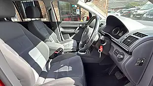 Used 2015 Volkswagen Touran Se Red - Interior and Exterior details 12