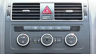 Used 2015 Volkswagen Touran Se Red - Interior and Exterior details 19