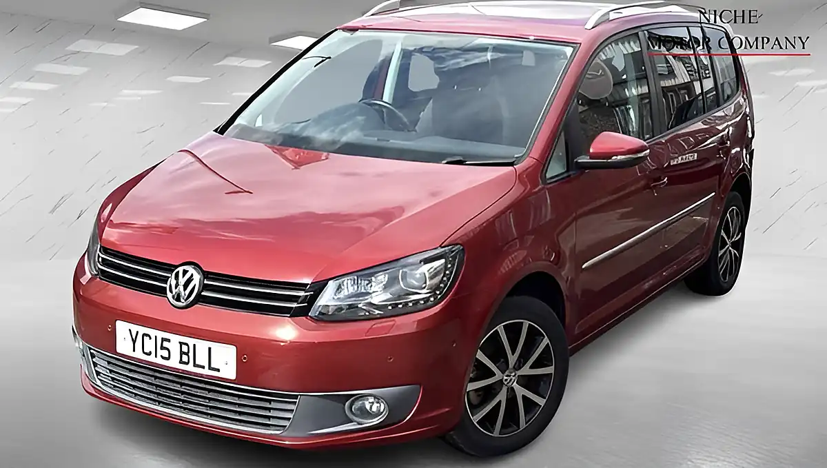 Used 2015 Volkswagen Touran Se Red - Interior and Exterior details 2
