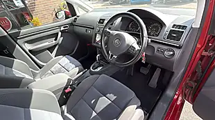Used 2015 Volkswagen Touran Se Red - Interior and Exterior details 3