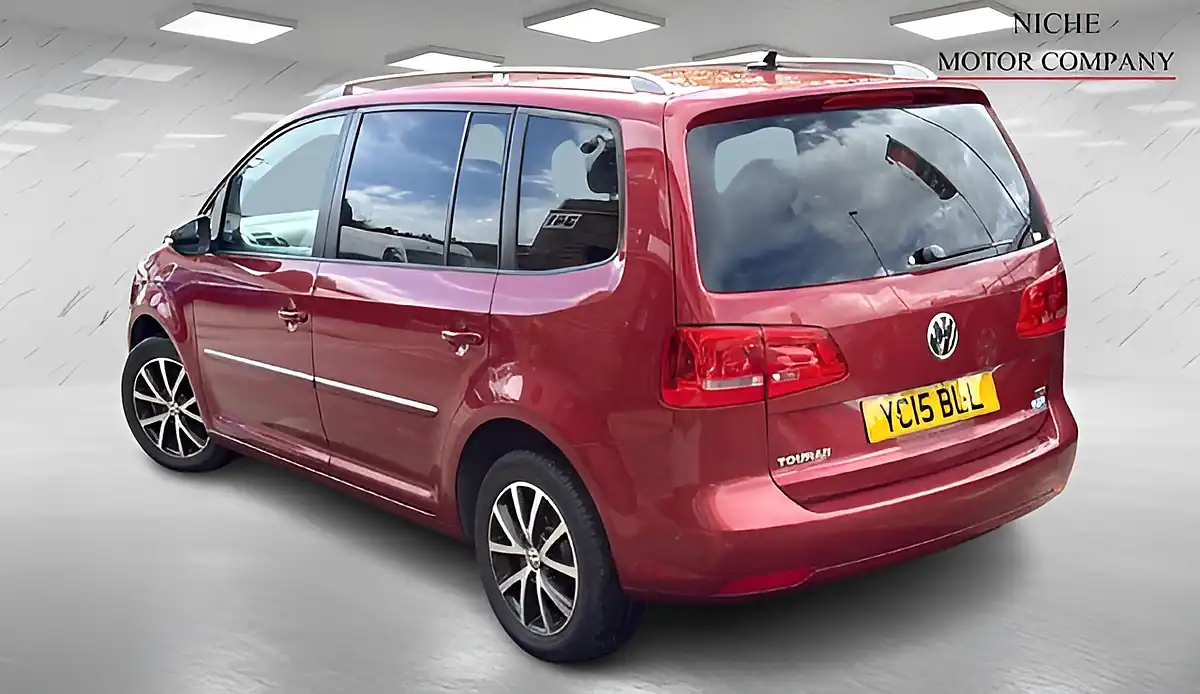 Used 2015 Volkswagen Touran Se Red - Interior and Exterior details 7