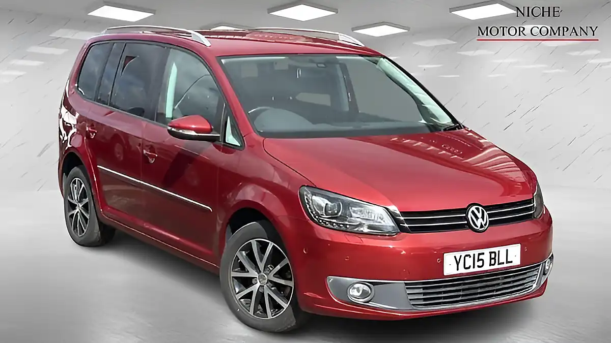 Used 2015 Volkswagen Touran Se Red - Interior and Exterior details 8