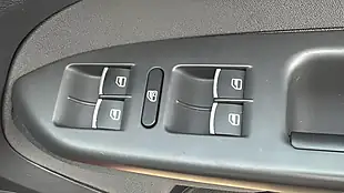 Used 2015 Volkswagen Touran Se Red - Interior and Exterior details 9