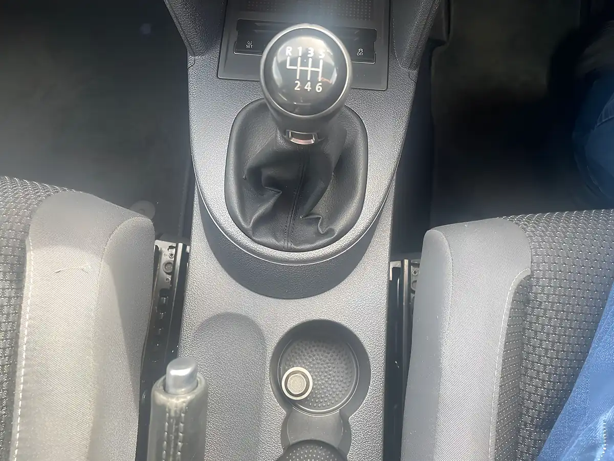 Used 2015 Volkswagen Touran Se Silver - Interior and Exterior details 15