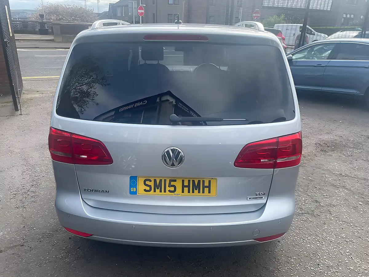 Used 2015 Volkswagen Touran Se Silver - Interior and Exterior details 5