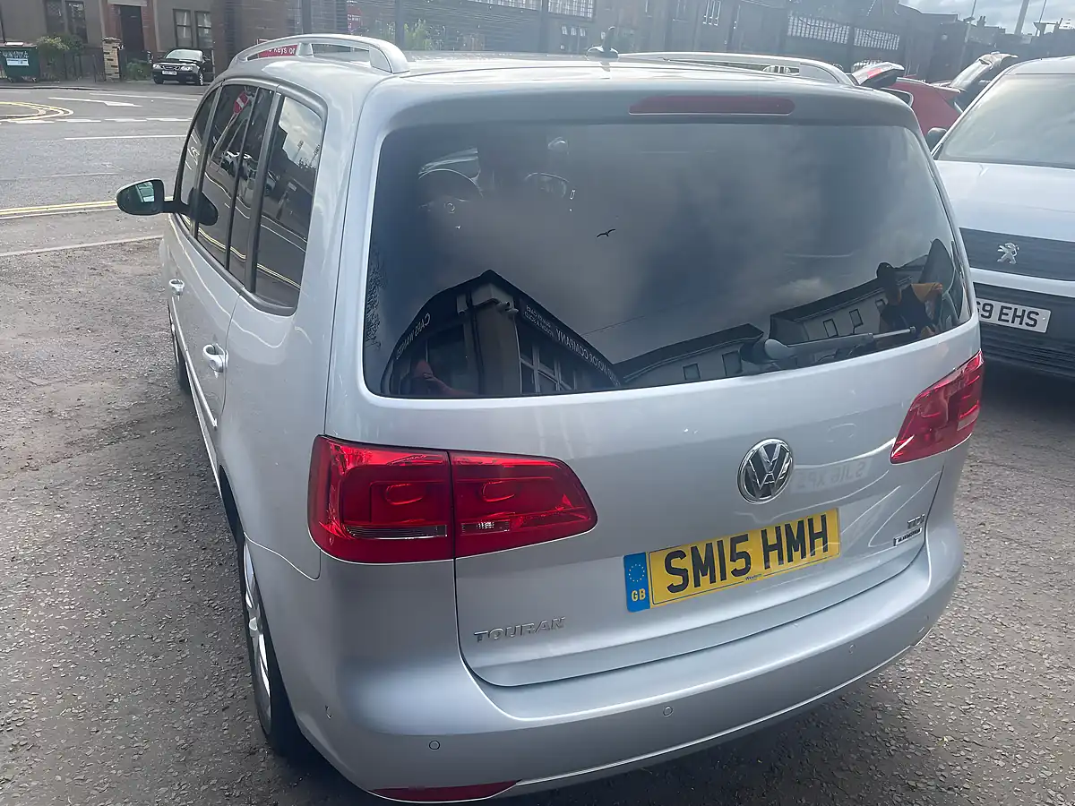Used 2015 Volkswagen Touran Se Silver - Interior and Exterior details 6