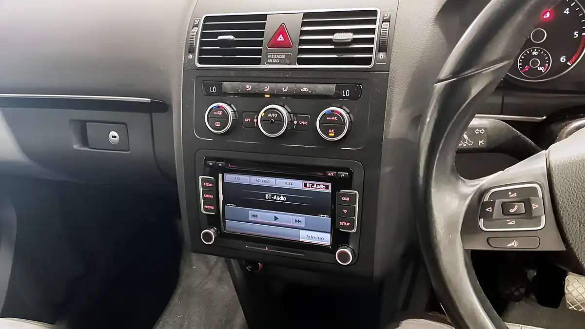 Used 2015 Volkswagen Touran Sport Grey - Interior and Exterior details 8