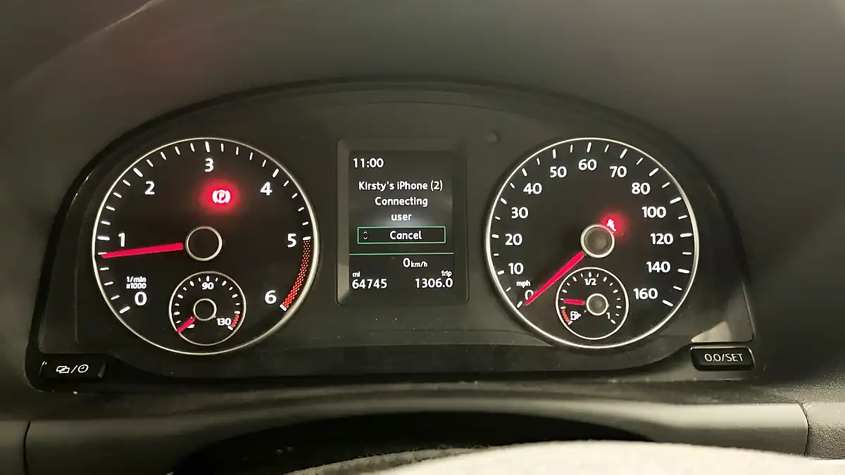 Used 2015 Volkswagen Touran Sport Grey - Interior and Exterior details 9
