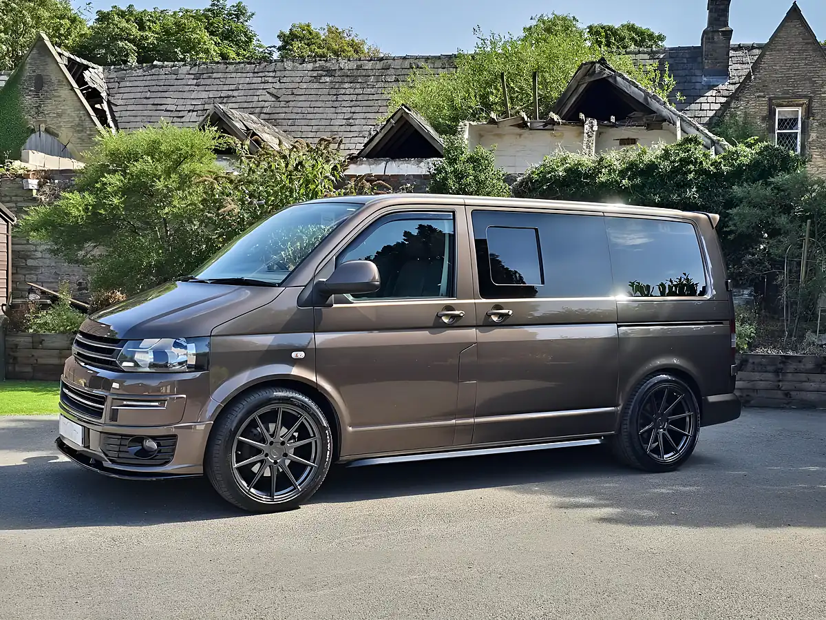 Used 2015 Volkswagen Transporter Highline Brown - Interior and Exterior details 4