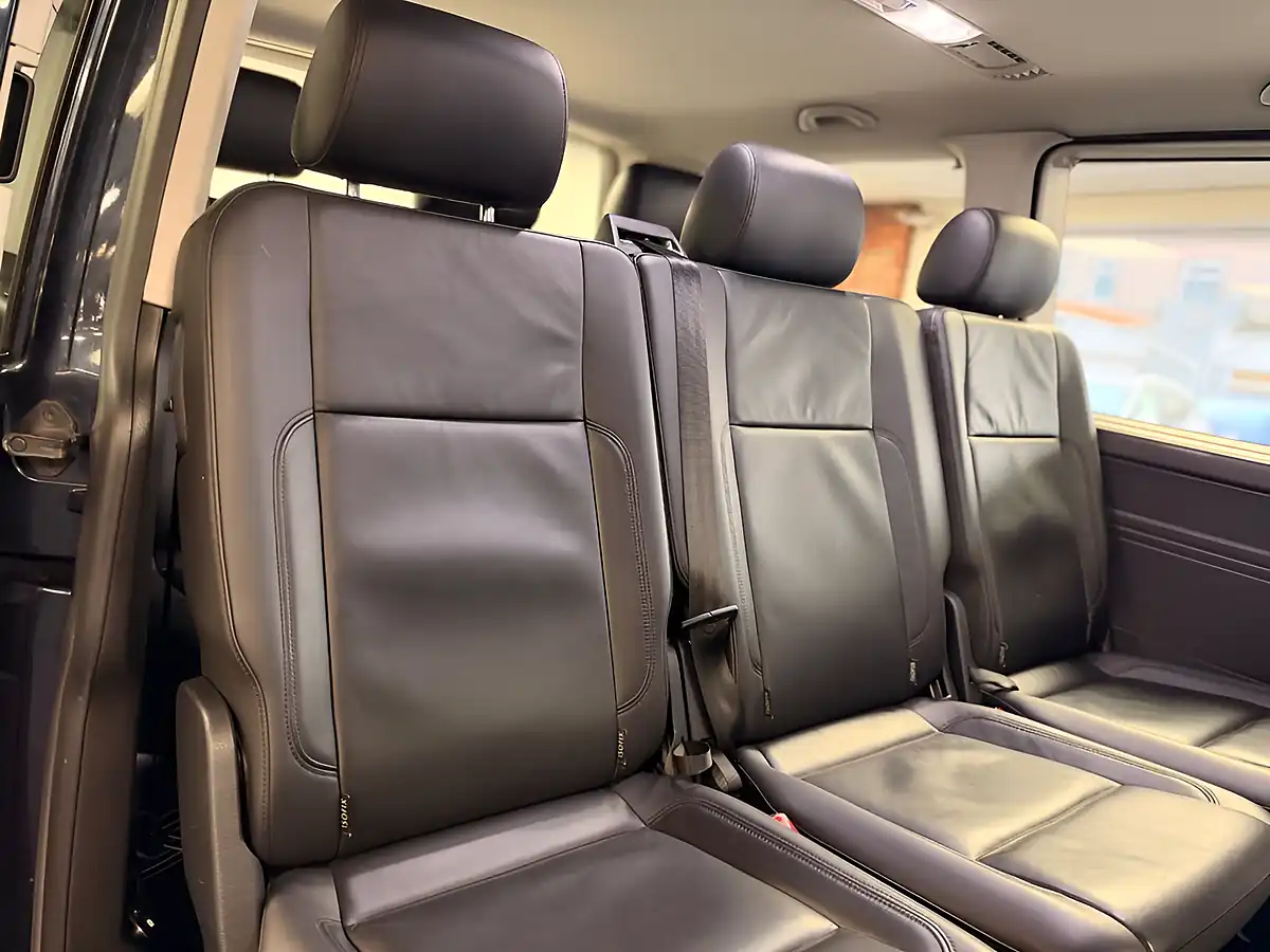Used 2015 Volkswagen Transporter Shuttle Bluemotion Tech Se Blue - Interior and Exterior details 10