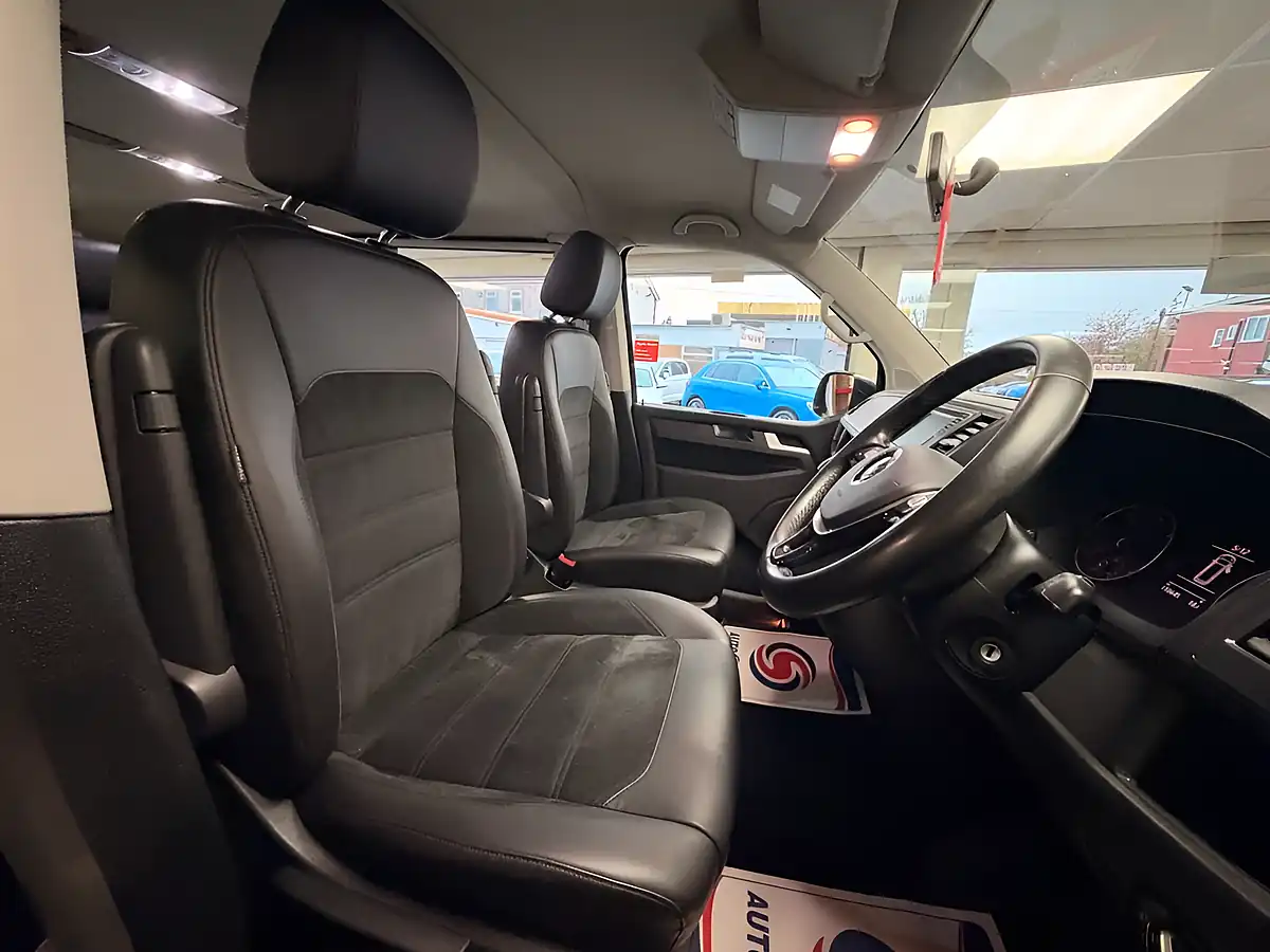 Used 2015 Volkswagen Transporter Shuttle Bluemotion Tech Se Blue - Interior and Exterior details 7
