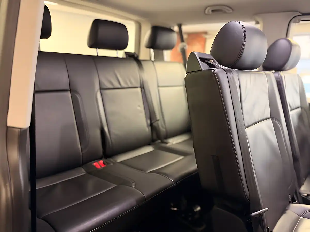 Used 2015 Volkswagen Transporter Shuttle Bluemotion Tech Se Blue - Interior and Exterior details 9