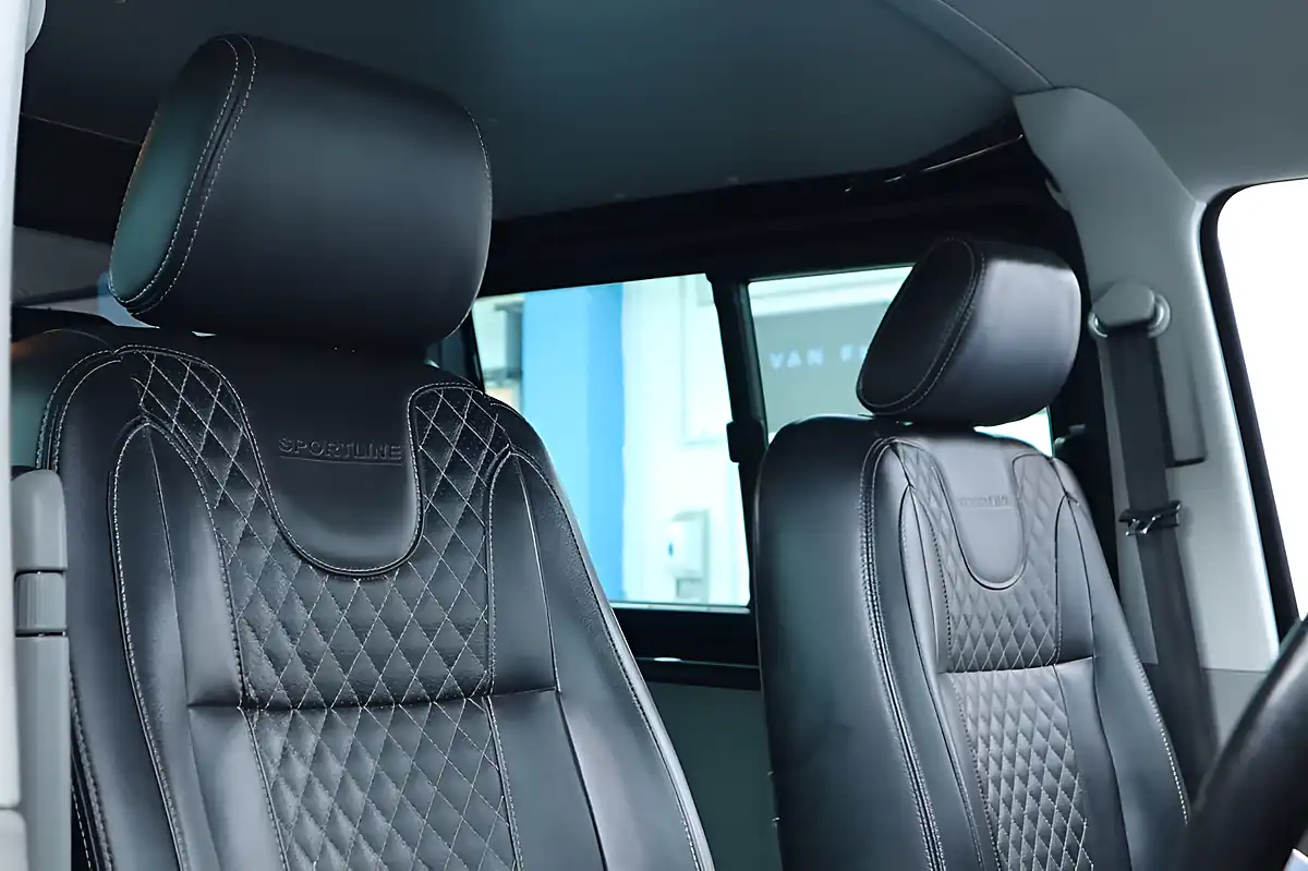 Used 2015 Volkswagen Transporter Sportline Black - Interior and Exterior details 17