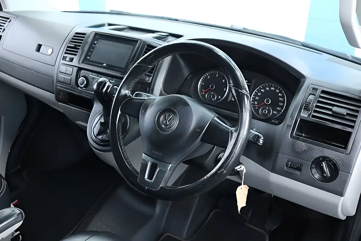 Used 2015 Volkswagen Transporter Sportline Black - Interior and Exterior details 18