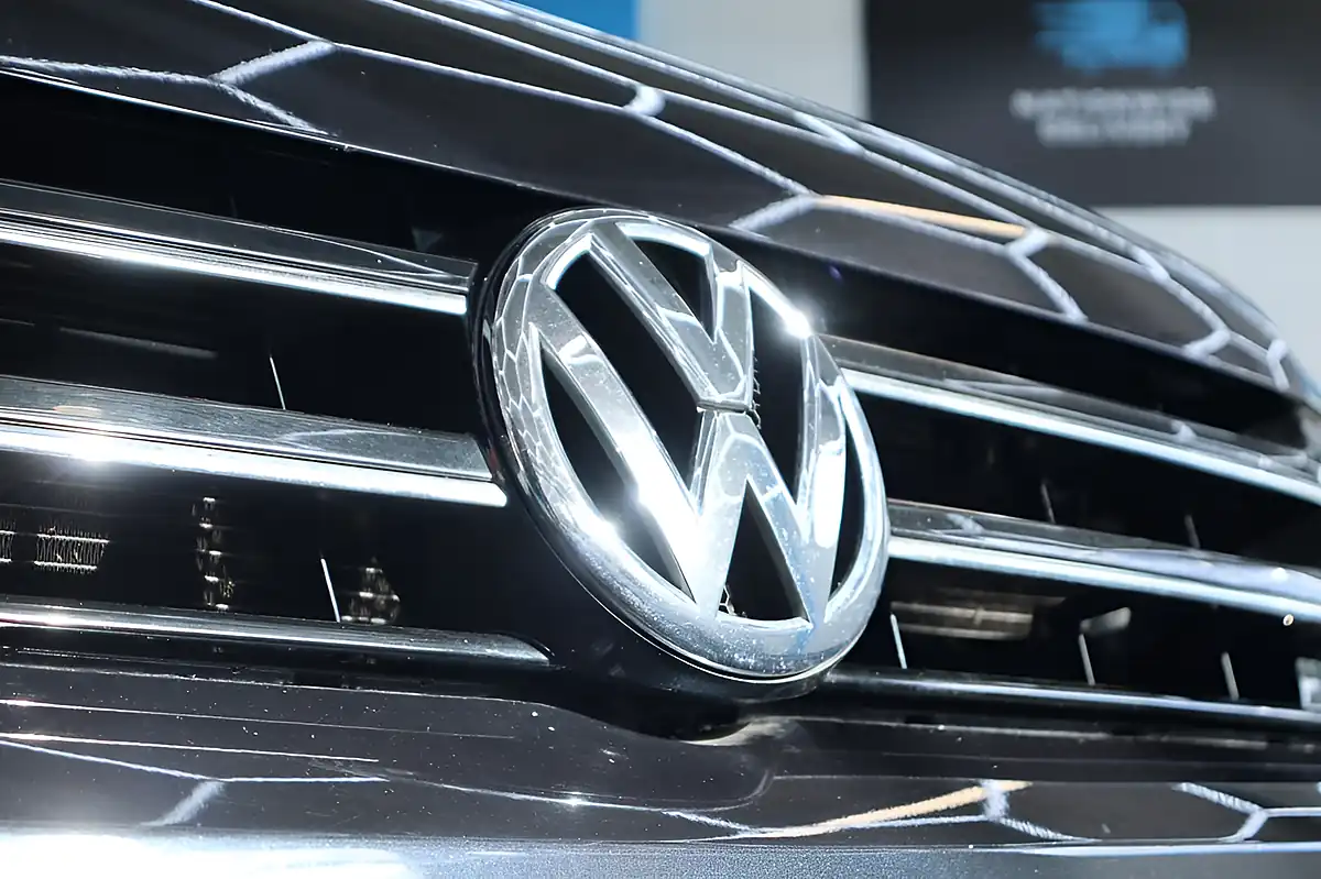 Used 2015 Volkswagen Transporter Sportline Black - Interior and Exterior details 5