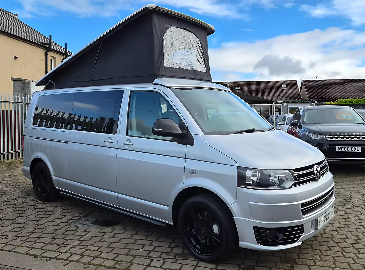 Used 2015 Volkswagen Transporter Sportline T32 Silver - Front View