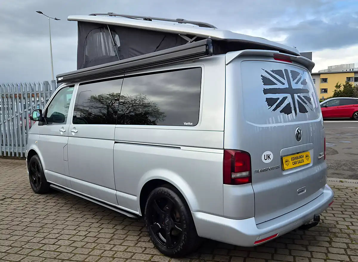 Used 2015 Volkswagen Transporter Sportline T32 Silver - Interior and Exterior details 7