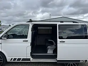 Used 2015 Volkswagen Transporter Startline White - Interior and Exterior details 10
