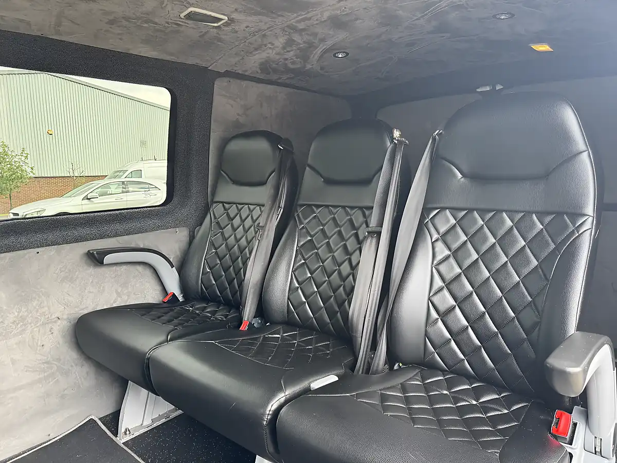 Used 2015 Volkswagen Transporter Startline White - Interior and Exterior details 16