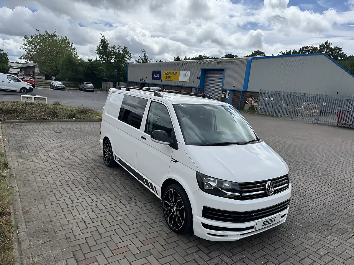 Used 2015 Volkswagen Transporter Startline White - Interior and Exterior details 5
