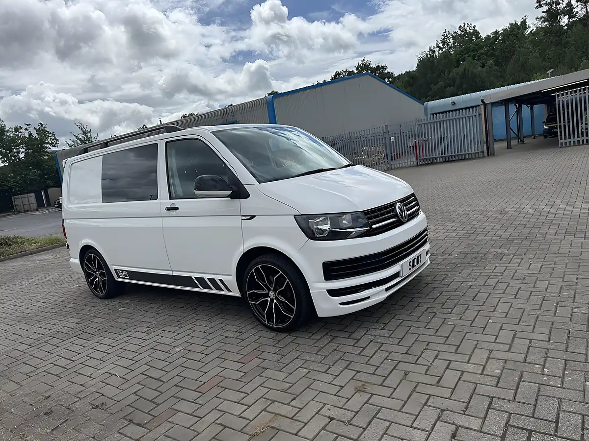Used 2015 Volkswagen Transporter Startline White - Interior and Exterior details 7