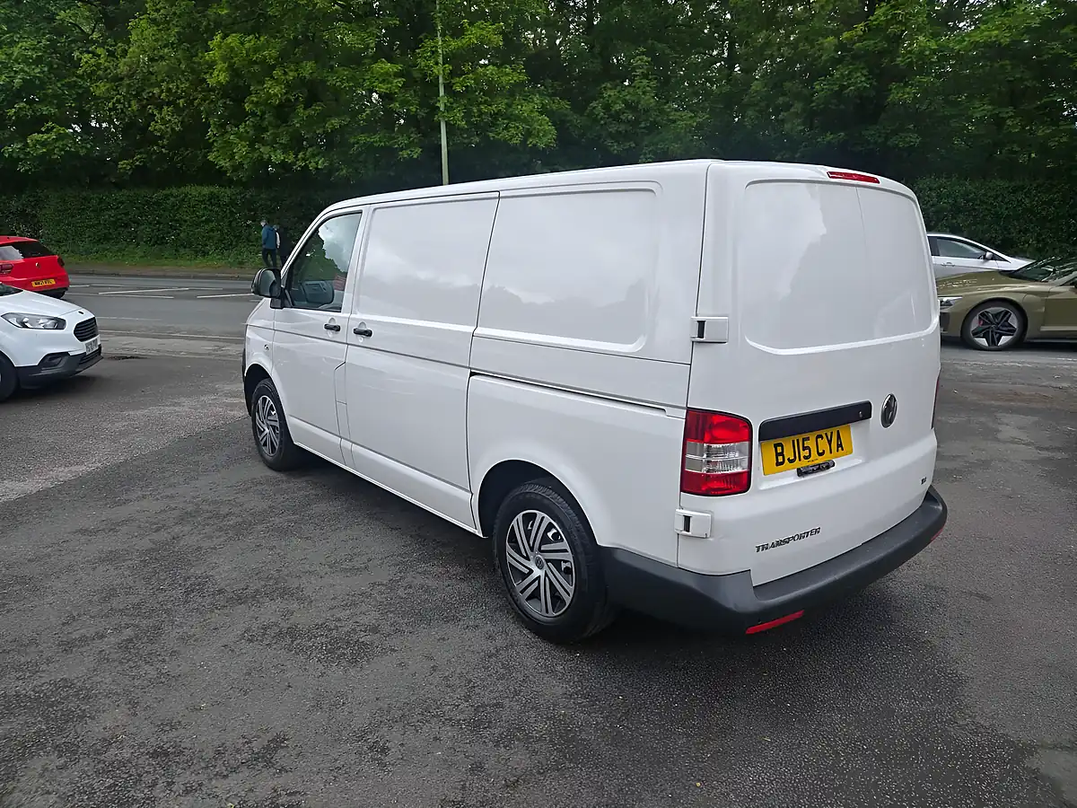 Used 2015 Volkswagen Transporter Startline White - Interior and Exterior details 8