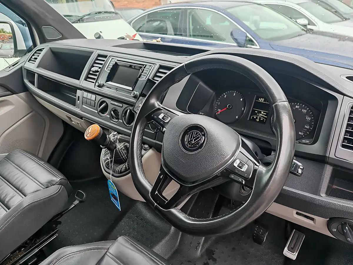 Used 2015 Volkswagen Transporter Startline White - Interior and Exterior details 11