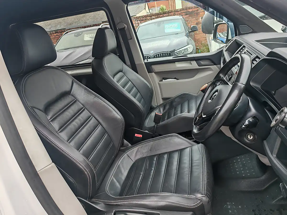 Used 2015 Volkswagen Transporter Startline White - Interior and Exterior details 12