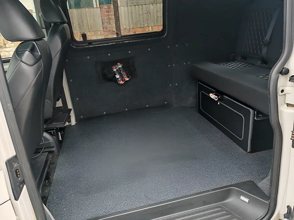 Used 2015 Volkswagen Transporter Startline White - Interior and Exterior details 15