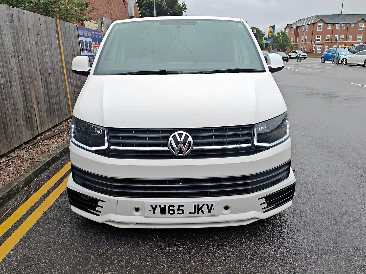 Used 2015 Volkswagen Transporter Startline White - Interior and Exterior details 4